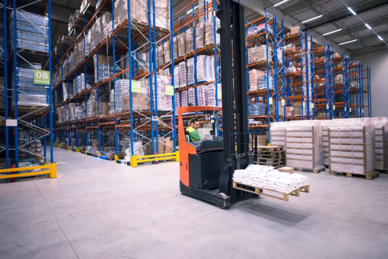 5 Estratégias de Aluguel de Equipamentos para Cortar Custos Logísticos